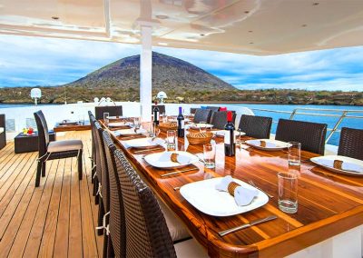 Natural Paradise Galapagos Yacht